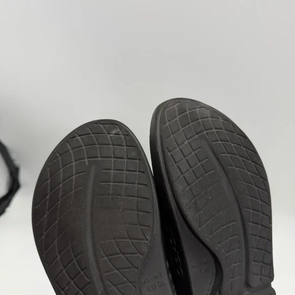 Oofos Ooahh Luxe Rose Gold Slides - Picture 9 of 12